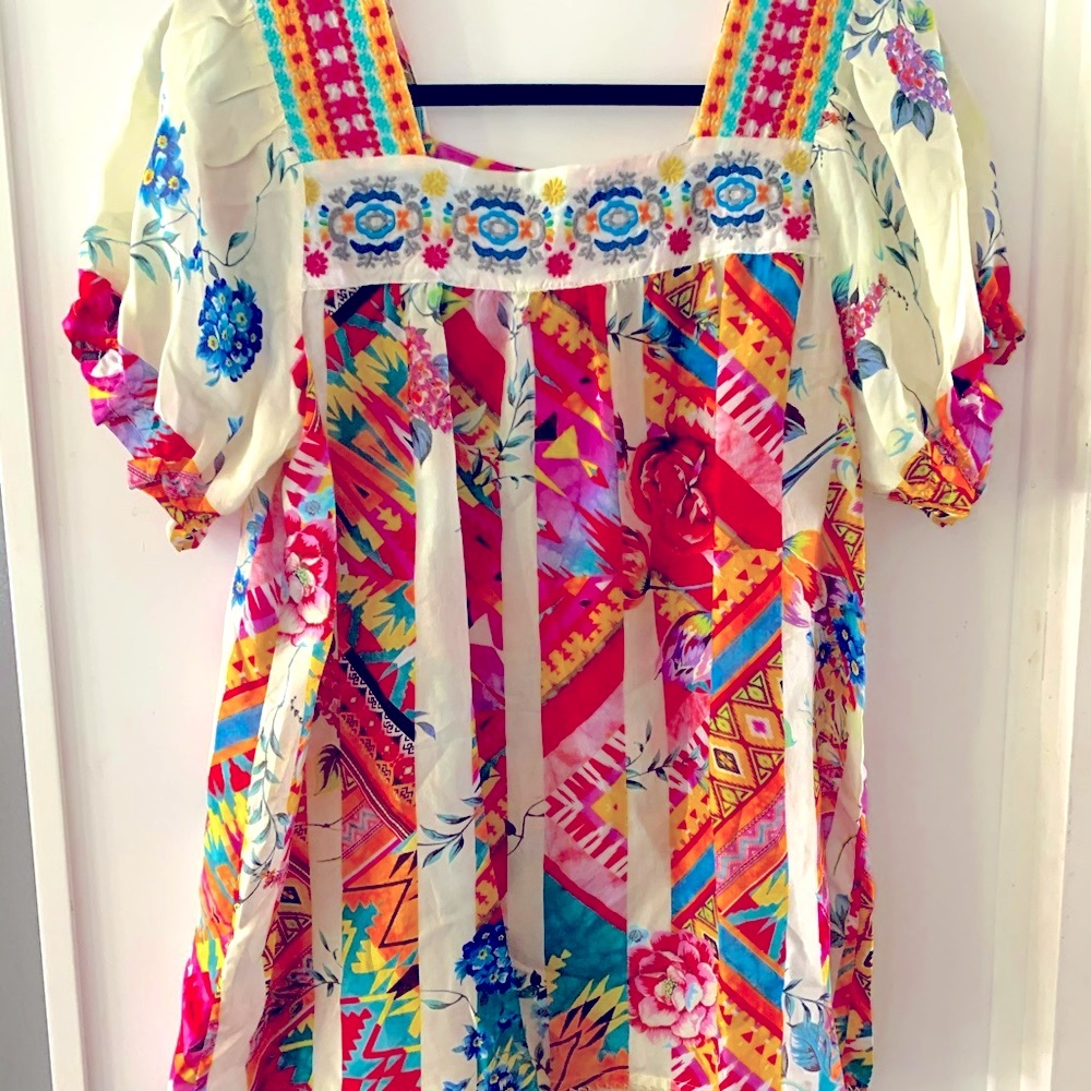 JOHNNY WAS ladies tunic top S